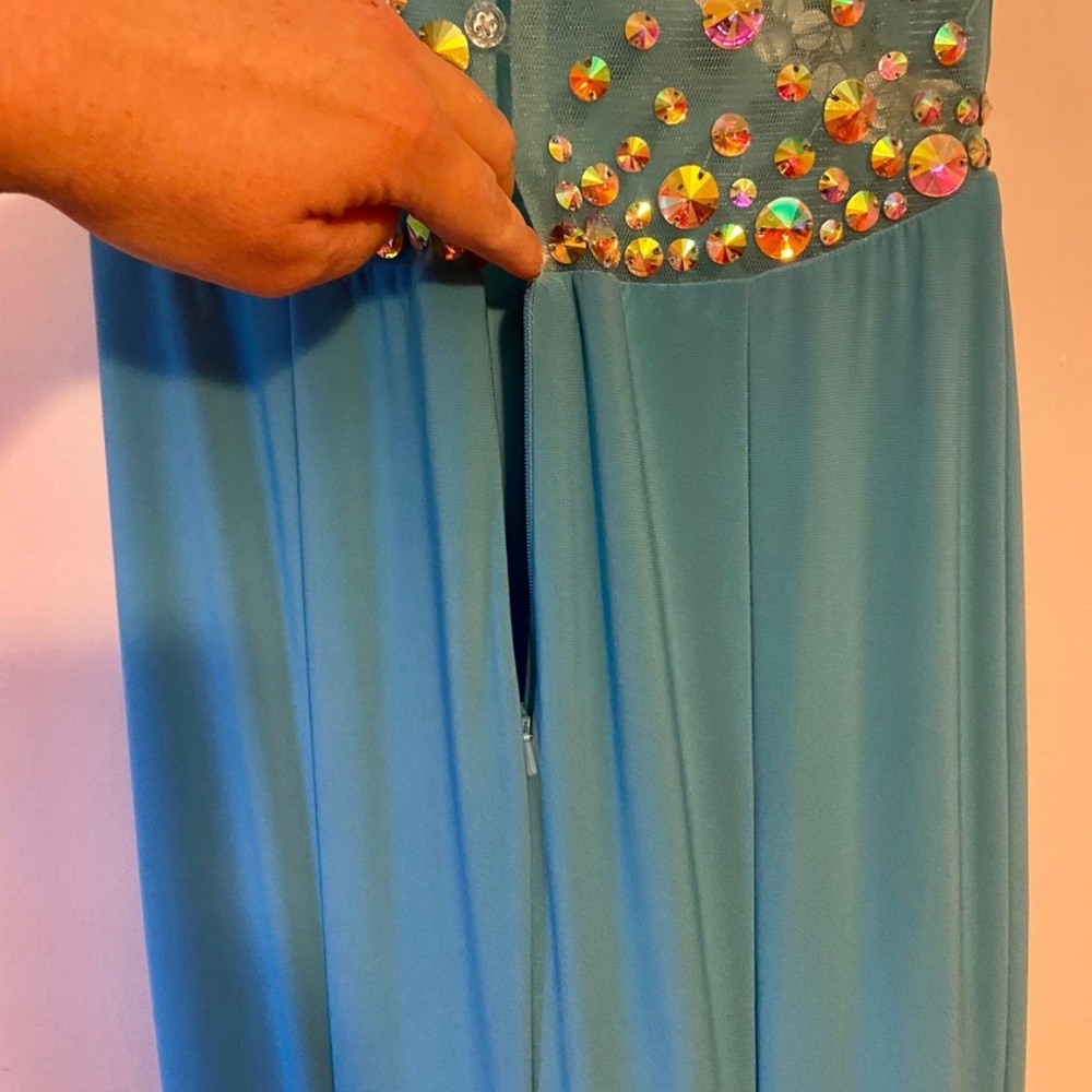 Dress - Picture 7 of 10